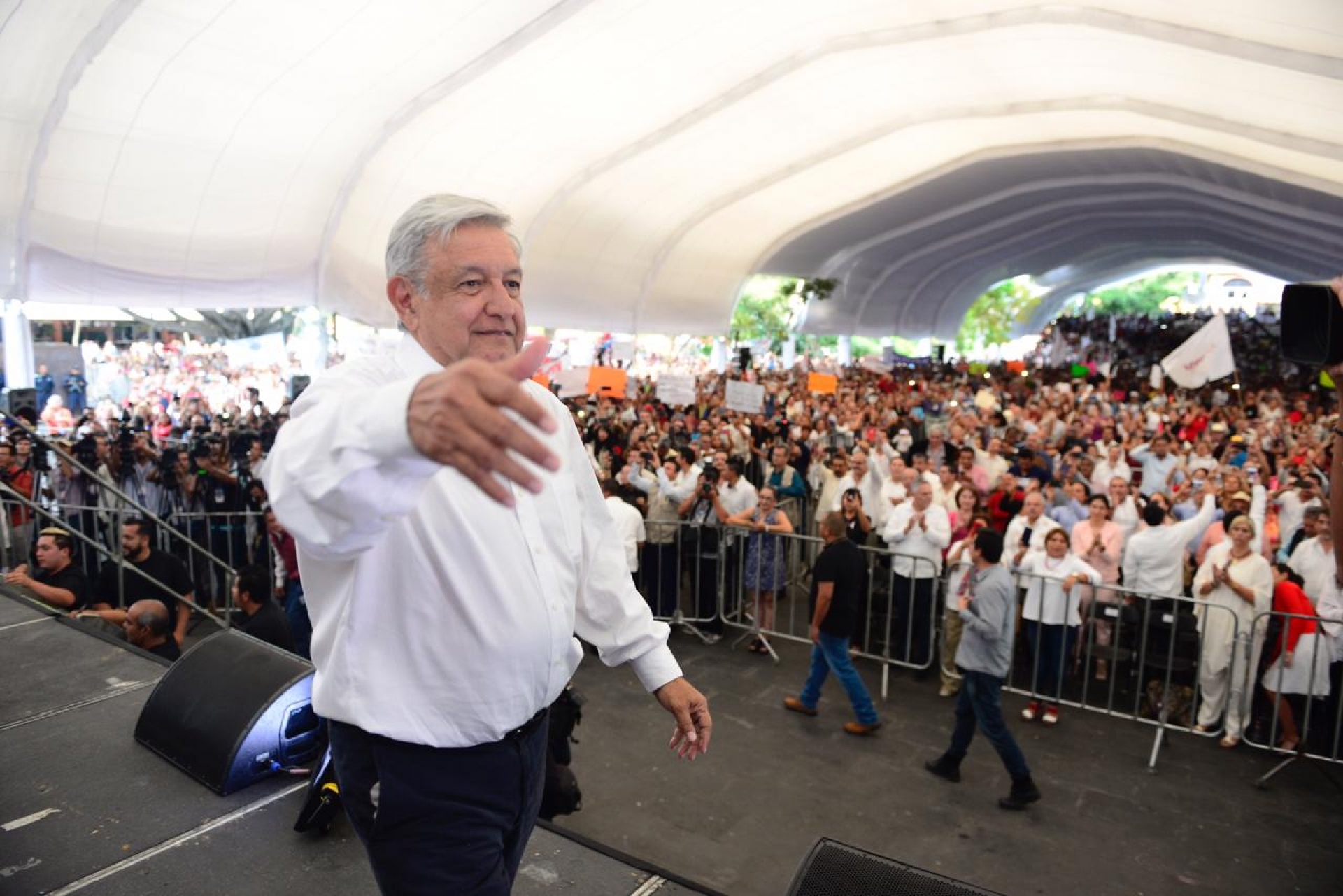 López Obrador realiza gira de agradecimiento en Morelos