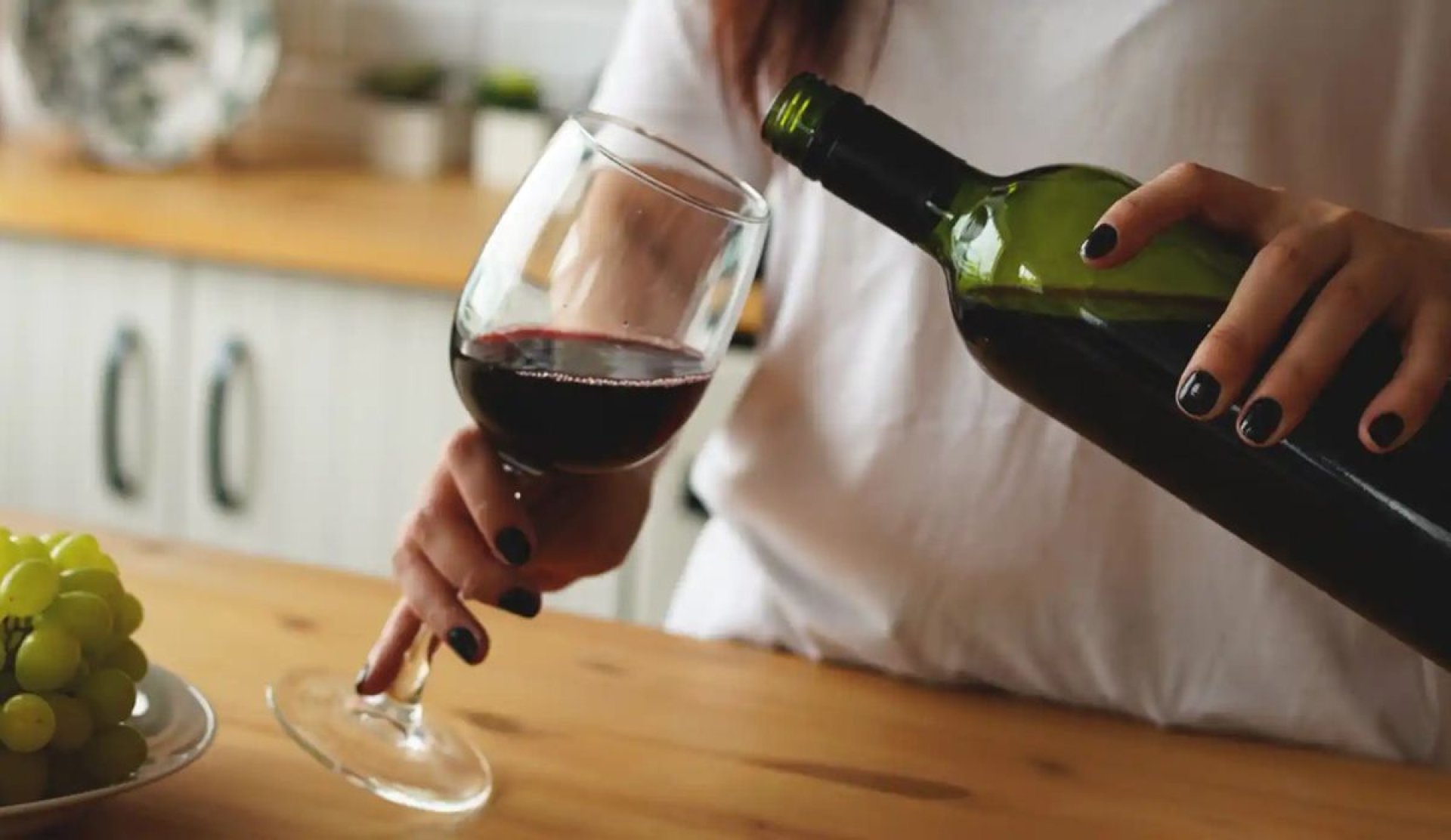 ¿Qué sucede realmente en tu cuerpo al beber alcohol cuando hace frío?