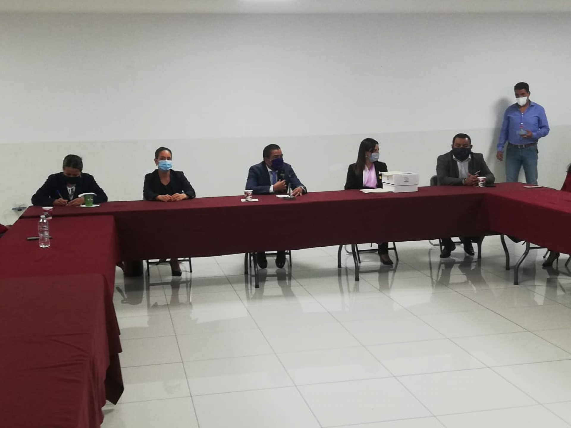 Entrega Hacienda iniciativa de Ley de Ingresos y Presupuesto de Egresos 2021
