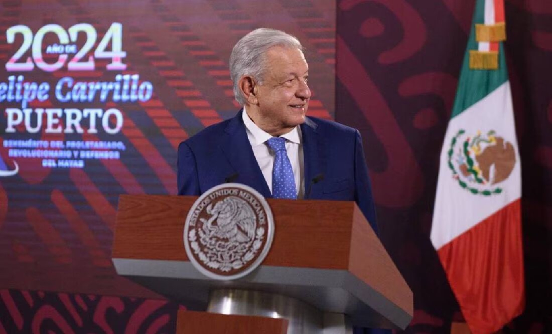 AMLO seguirá proceso legal contra María Amparo Casar por pensión Pemex