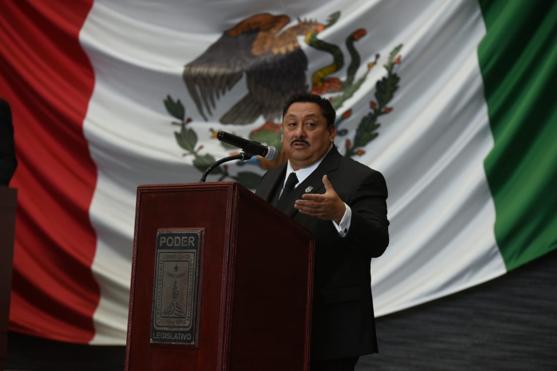Comparece titular de la FGE ante el pleno del Congreso local