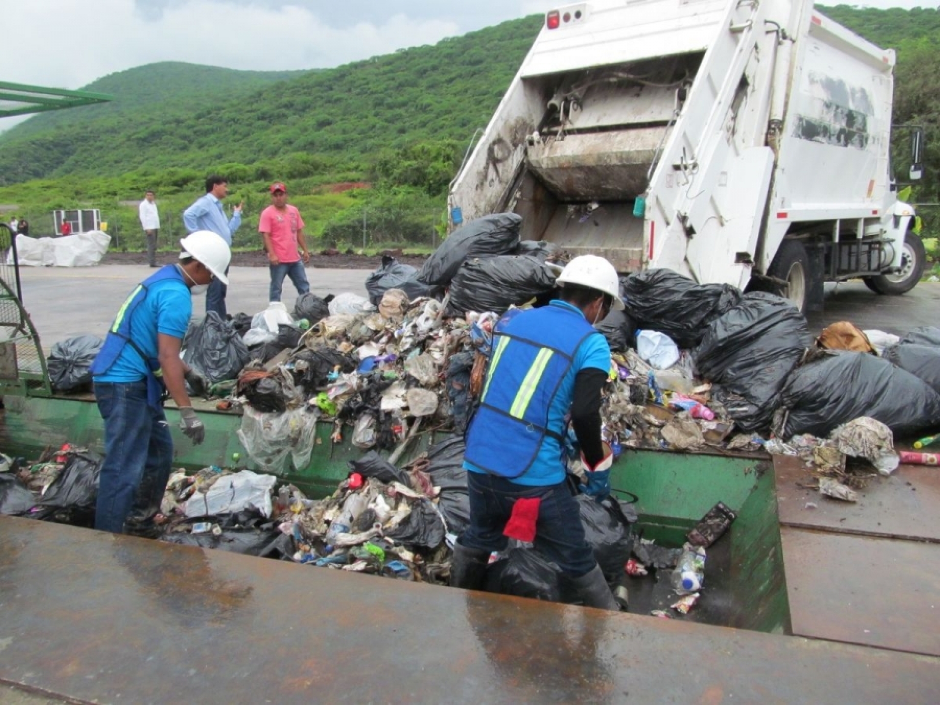 Confirman que las cuatro plantas valorizadoras de basura dejaron de operar
