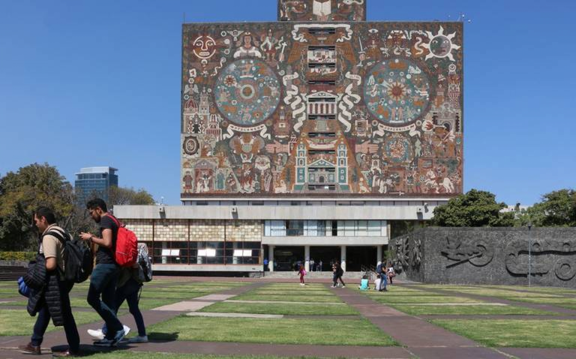 UNAM aplaza fechas de aplicación de exámenes para ingreso a licenciatura por COVID-19