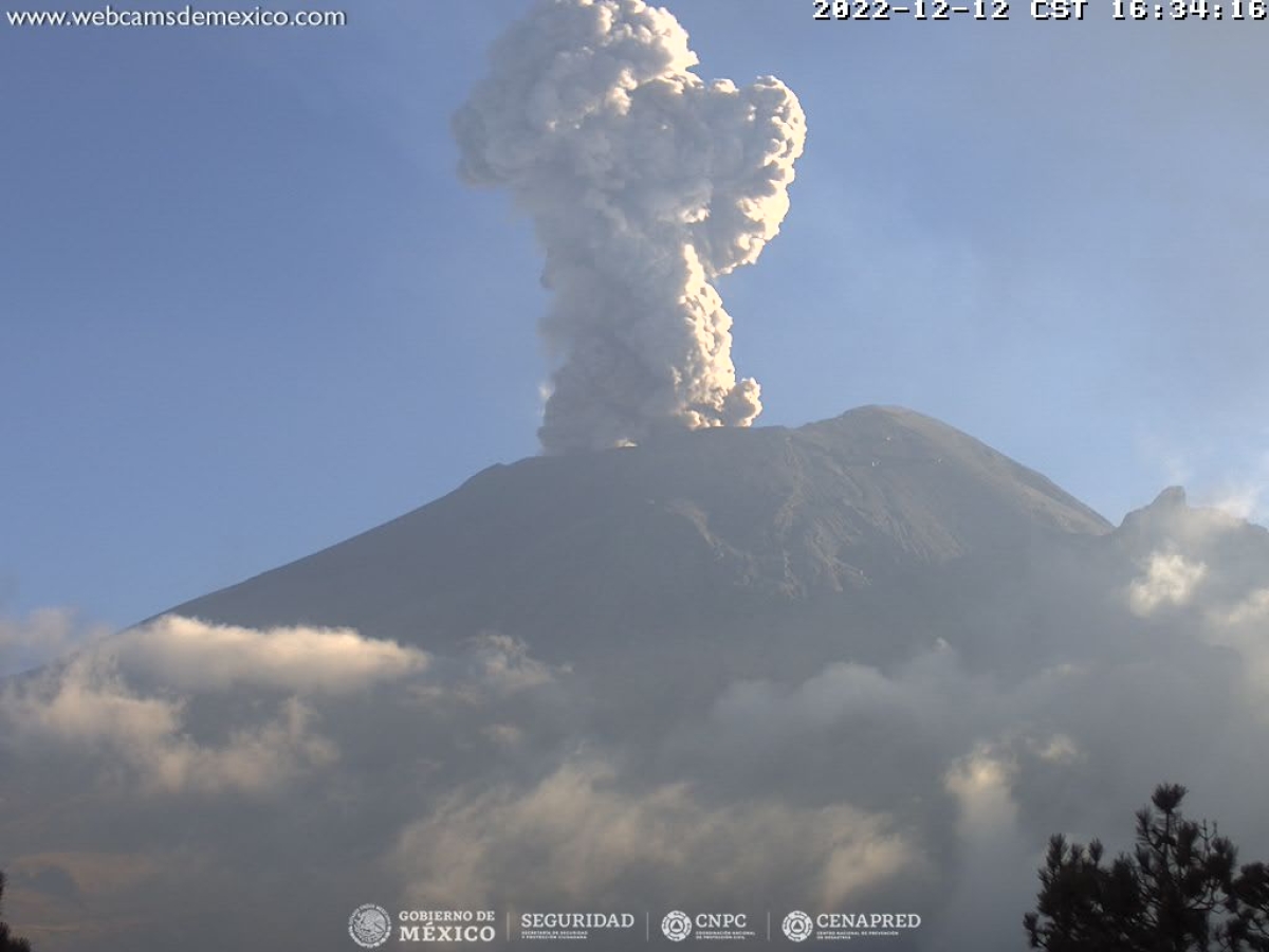 Registra Popocatépetl 99 exhalaciones en las últimas 24 horas