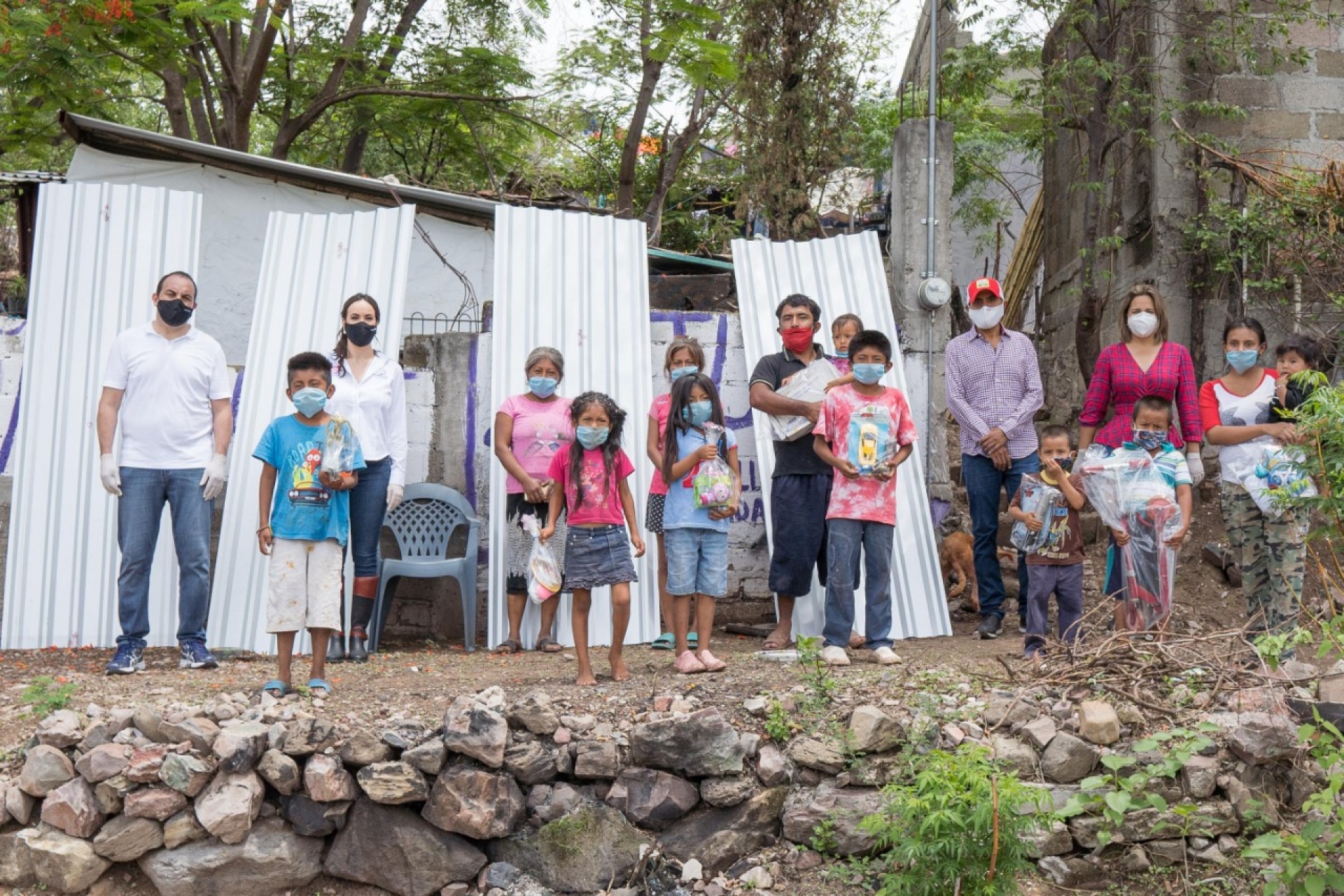 Continúa entrega de láminas galvanizadas a familias vulnerables de Morelos