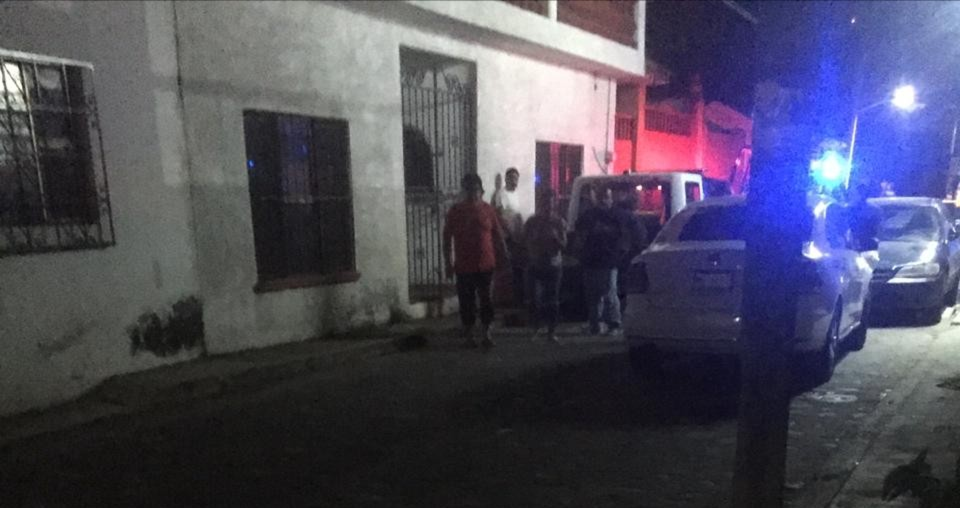 Asesinan a tiros a un hombre durante un evento de gallos, en Amacuzac