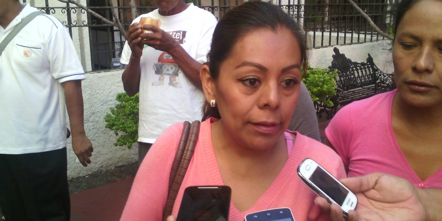 Se manifiestan trabajadores del DIF de Emiliano Zapata en el TECA