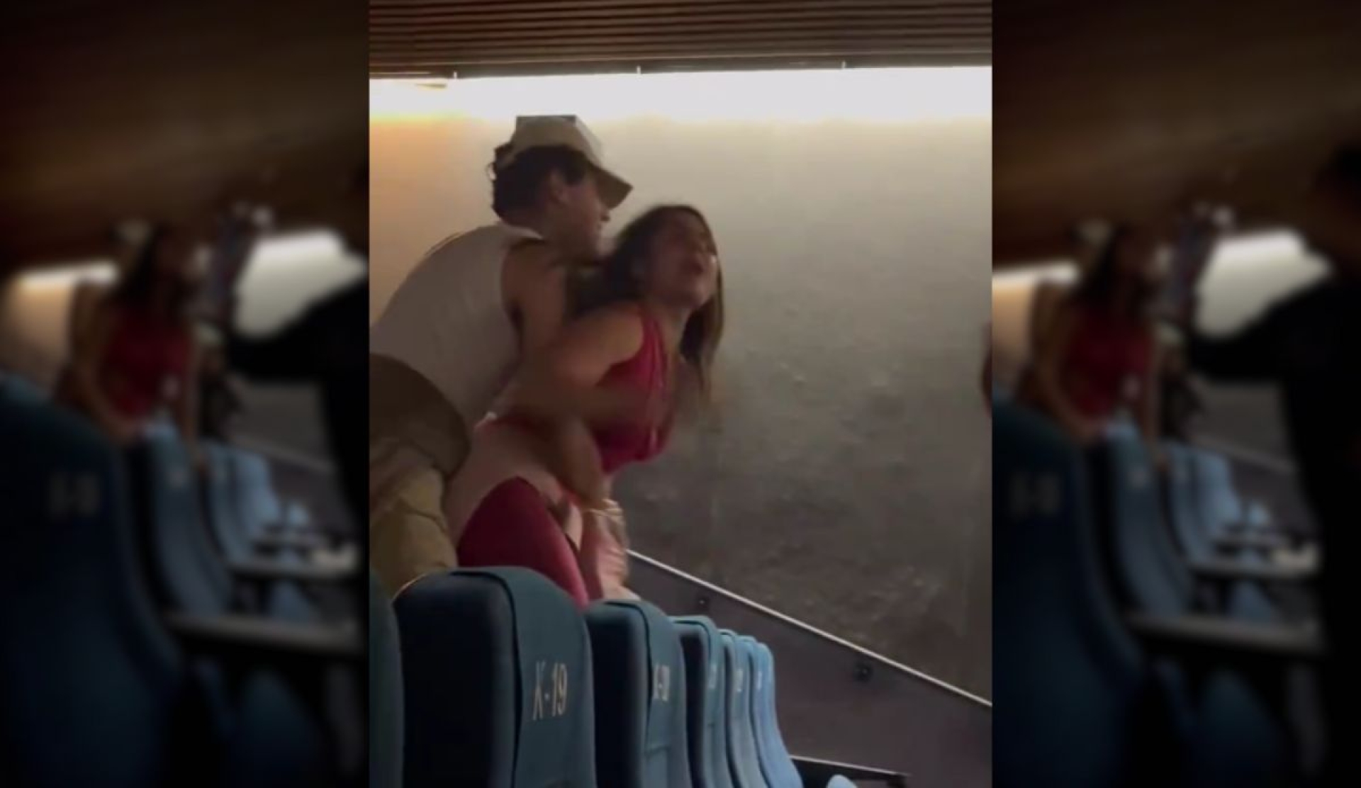 Lady Cineteca protagoniza altercado tras reclamo por no callarse en cine