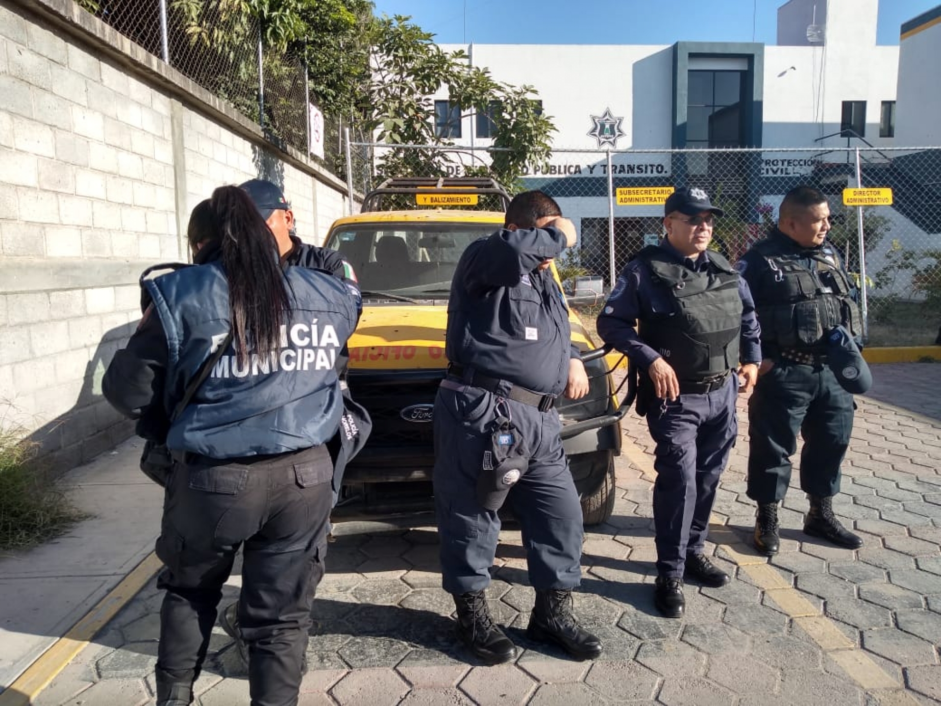 Policías de Jiutepec exigen el pago de aguinaldo