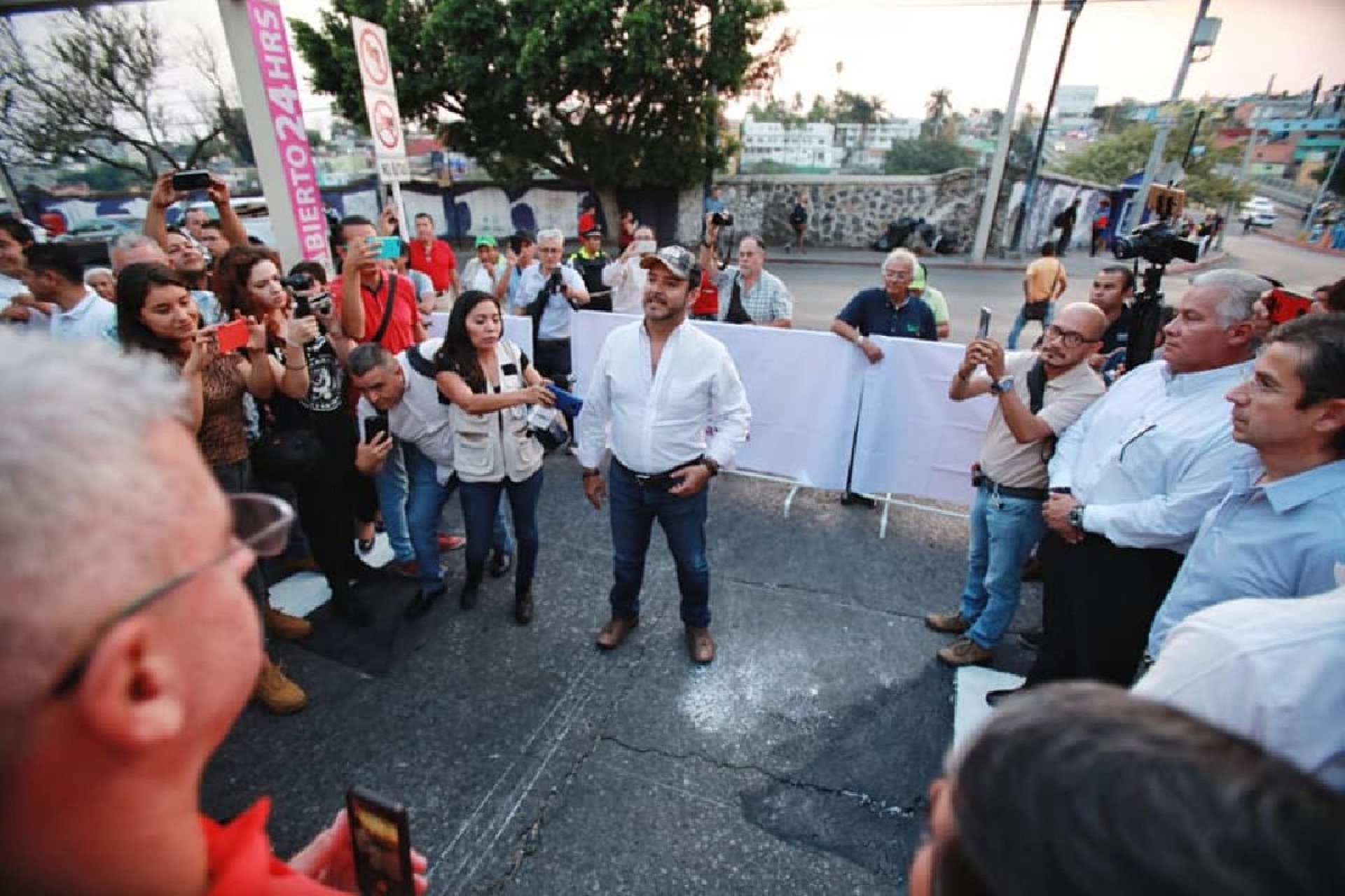 Reabren la calle Degollado