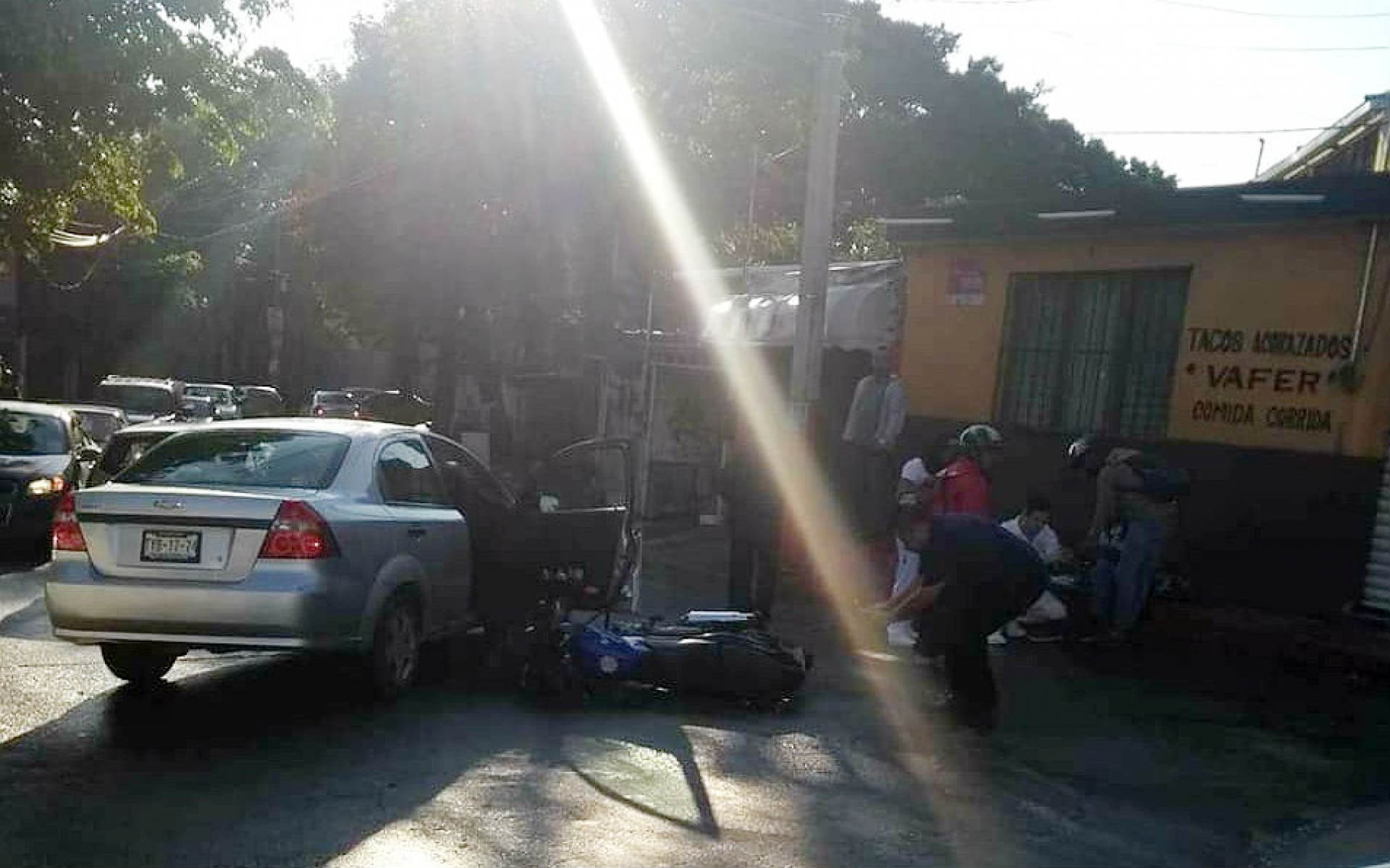 Atropella vehículo a motociclista en el poblado de Atlacomulco