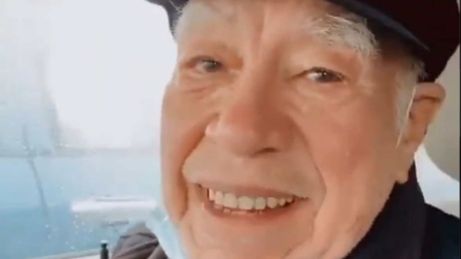 Abuelito revela en TikTok como se siente tras recibir vacuna
