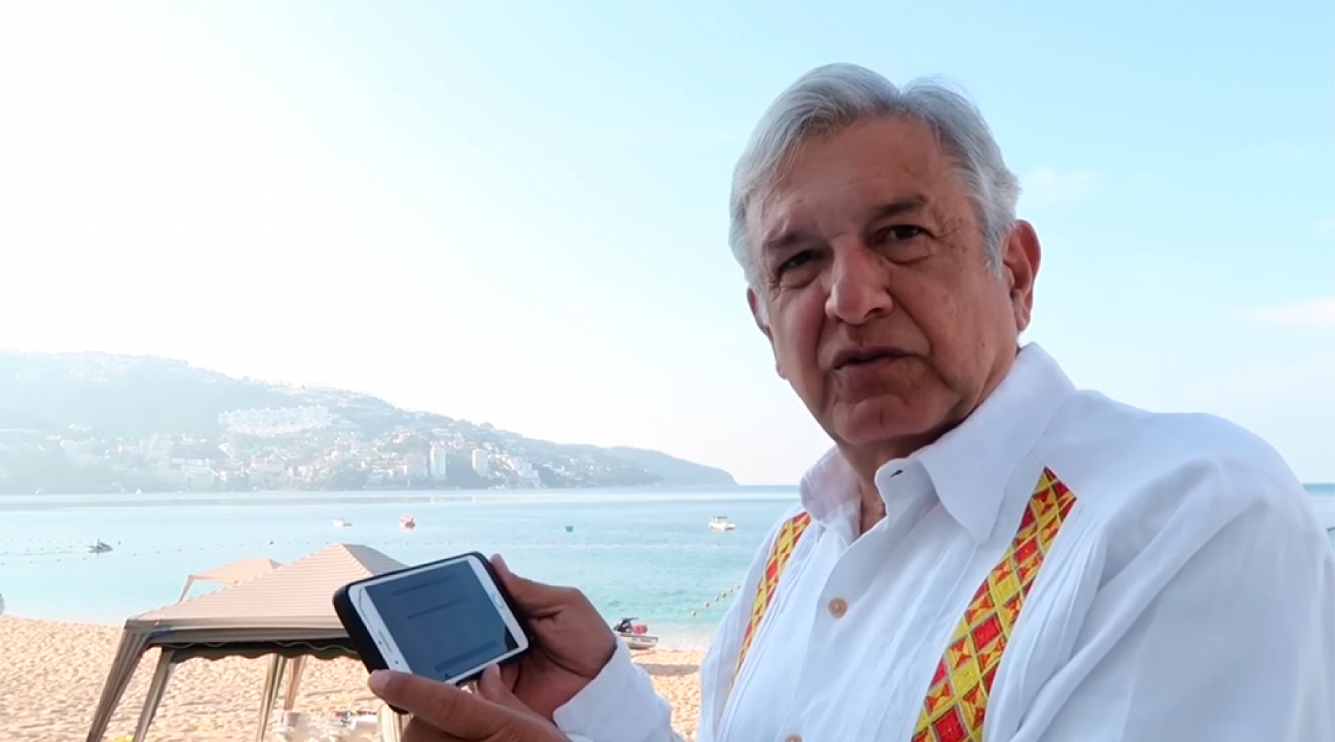 INE prohíbe a candidatos usar smartphones y tablets durante los debates presidenciales