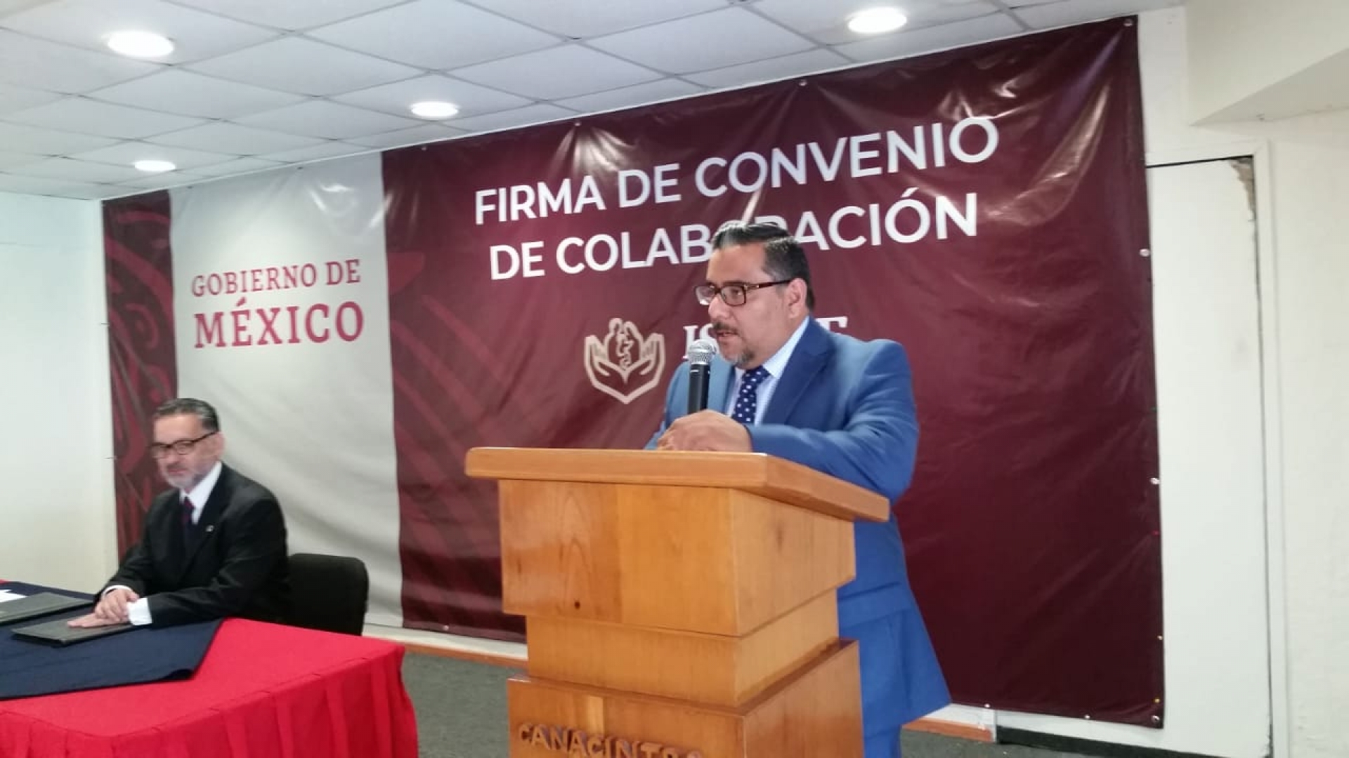 Firman convenio ISSSTE y Canacintra