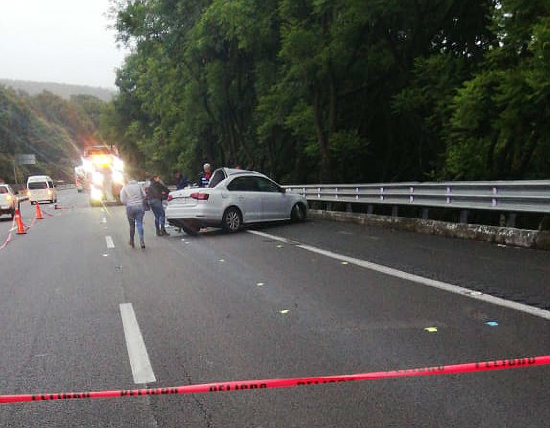 Muere una persona en accidente vehicular en la autopista Cuernavaca-México