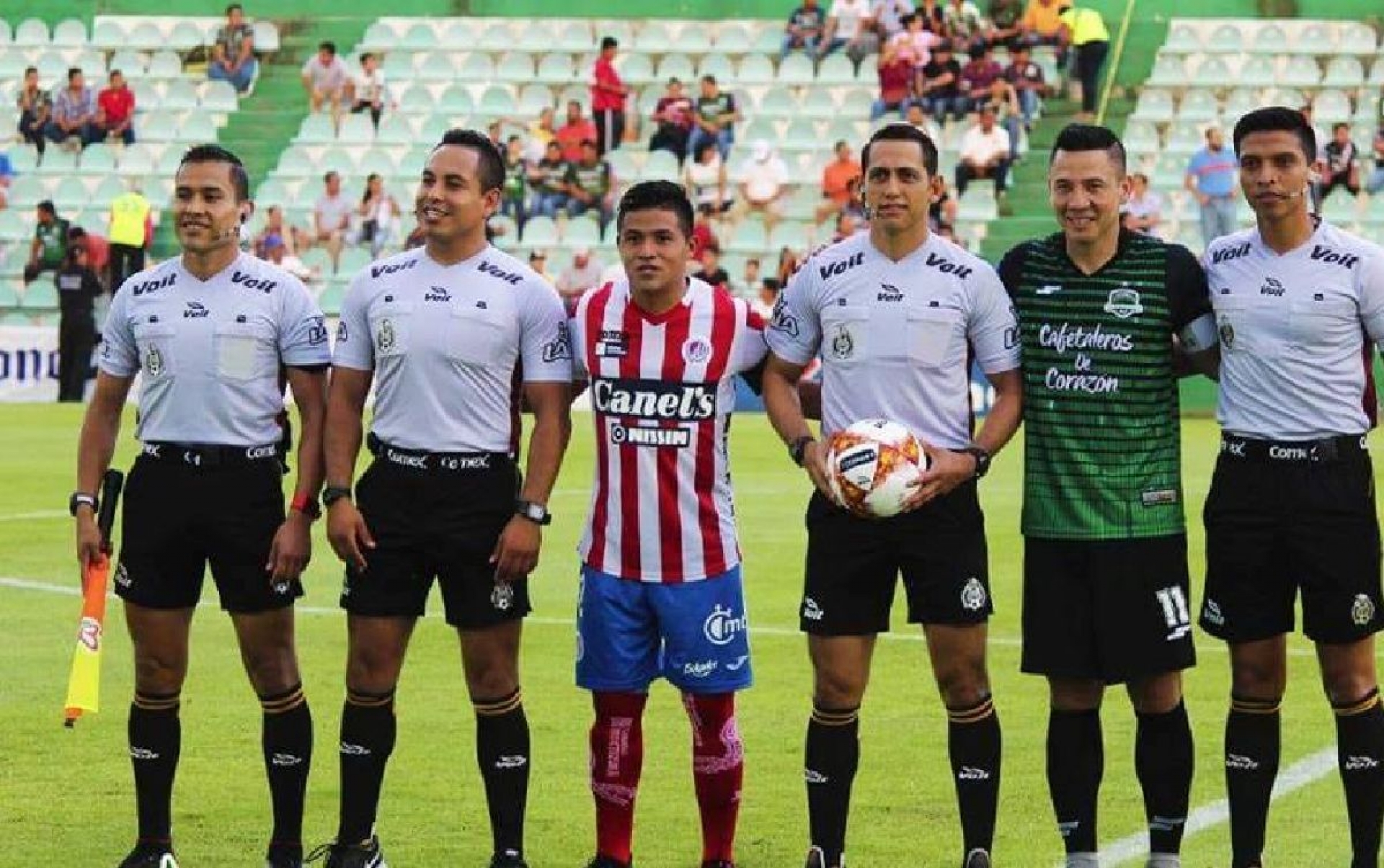 Jesús Roberto Ruiz debuta como árbitro central en la Copa MX