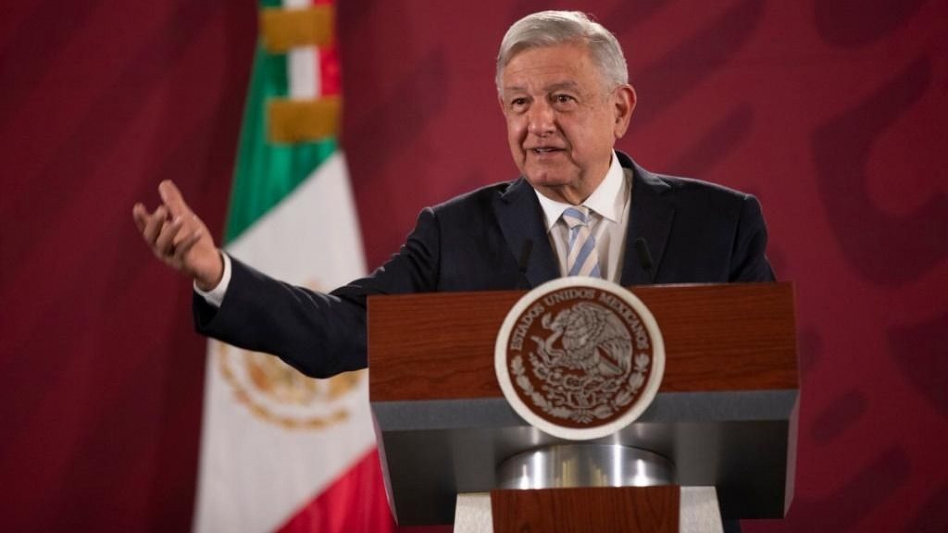 AMLO ofreció 'trueque' a Trump: avión presidencial por ambulancias y máquinas de rayos X
