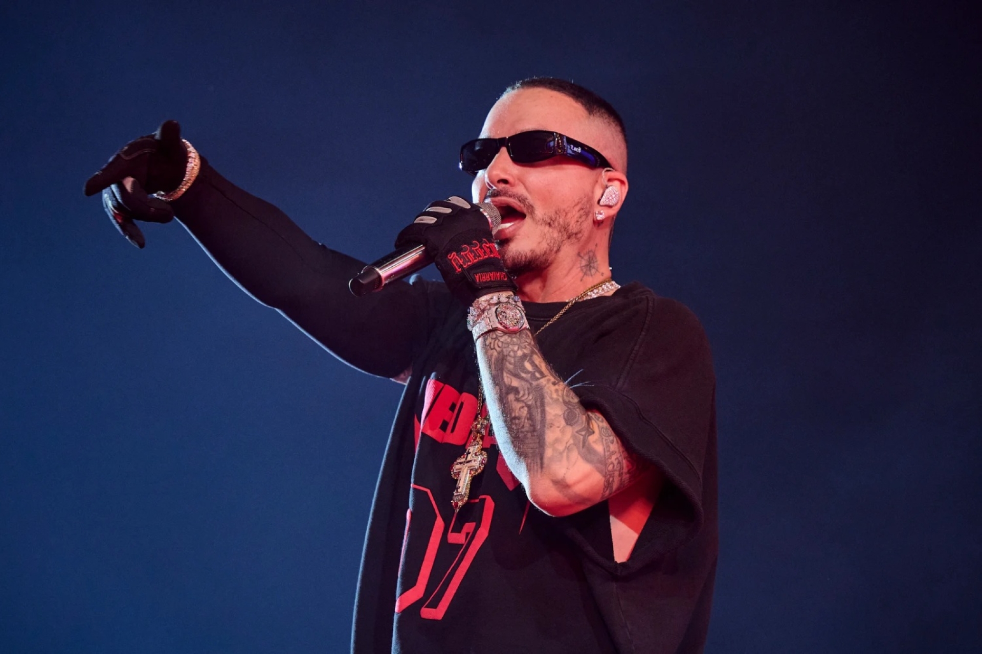 J Balvin sorprende con visita a la Basílica de Guadalupe previo al 12 de diciembre