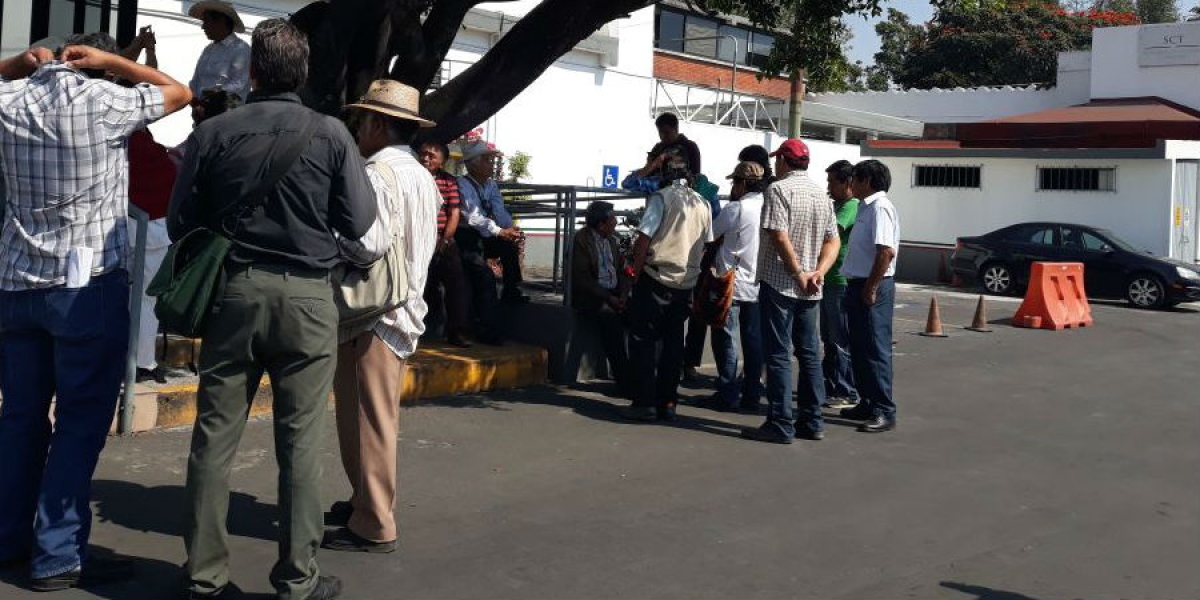 Acude Frente en Defensa de Tepoztlán a SCT