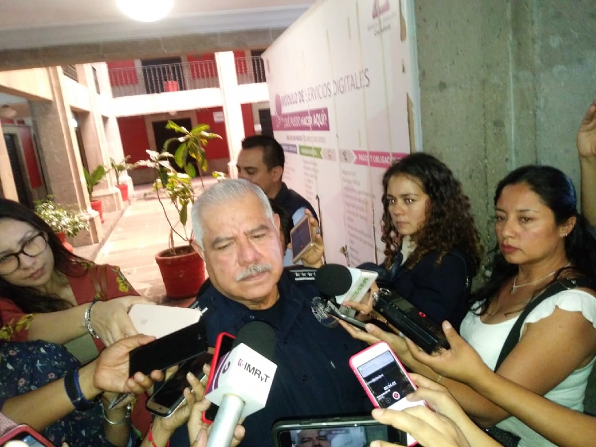 Propone titular de CES horario de cierre de bares y restaurantes, a las 2 am