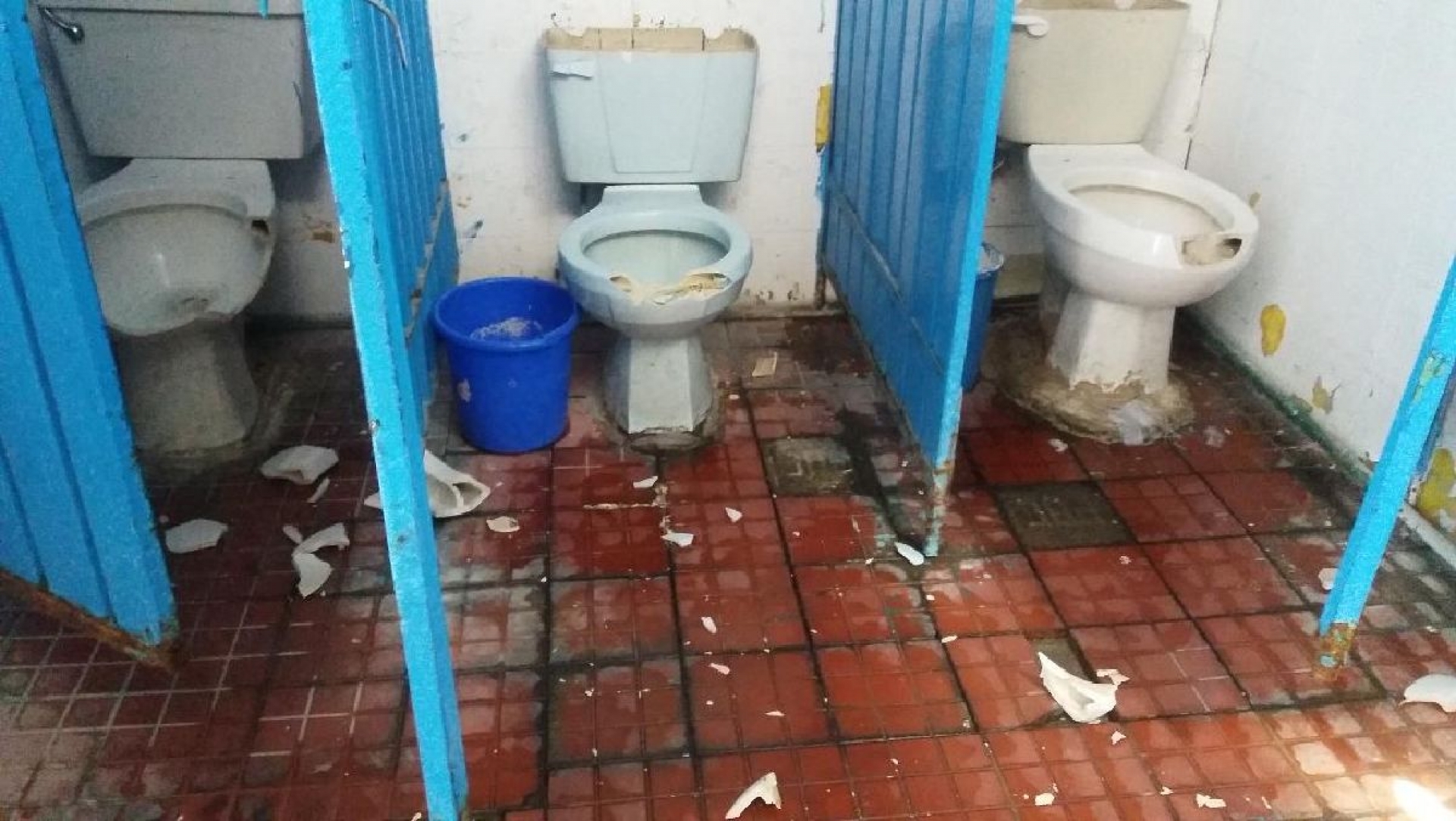 Denuncian vandalismo de espacios públicos en Cuautla