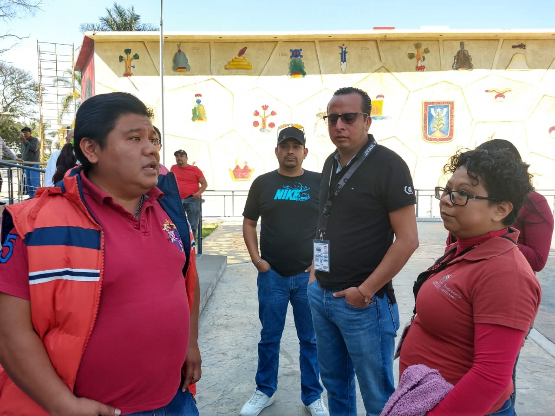 Trabajadores de la Fiscalía General del Estado acuden al Congreso local