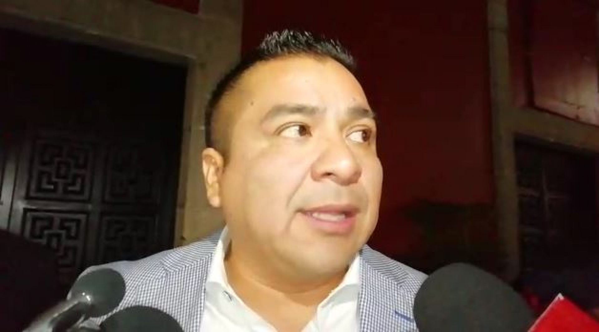 Llama presidente de la Mesa Directiva del Congreso a diputadas a la unidad