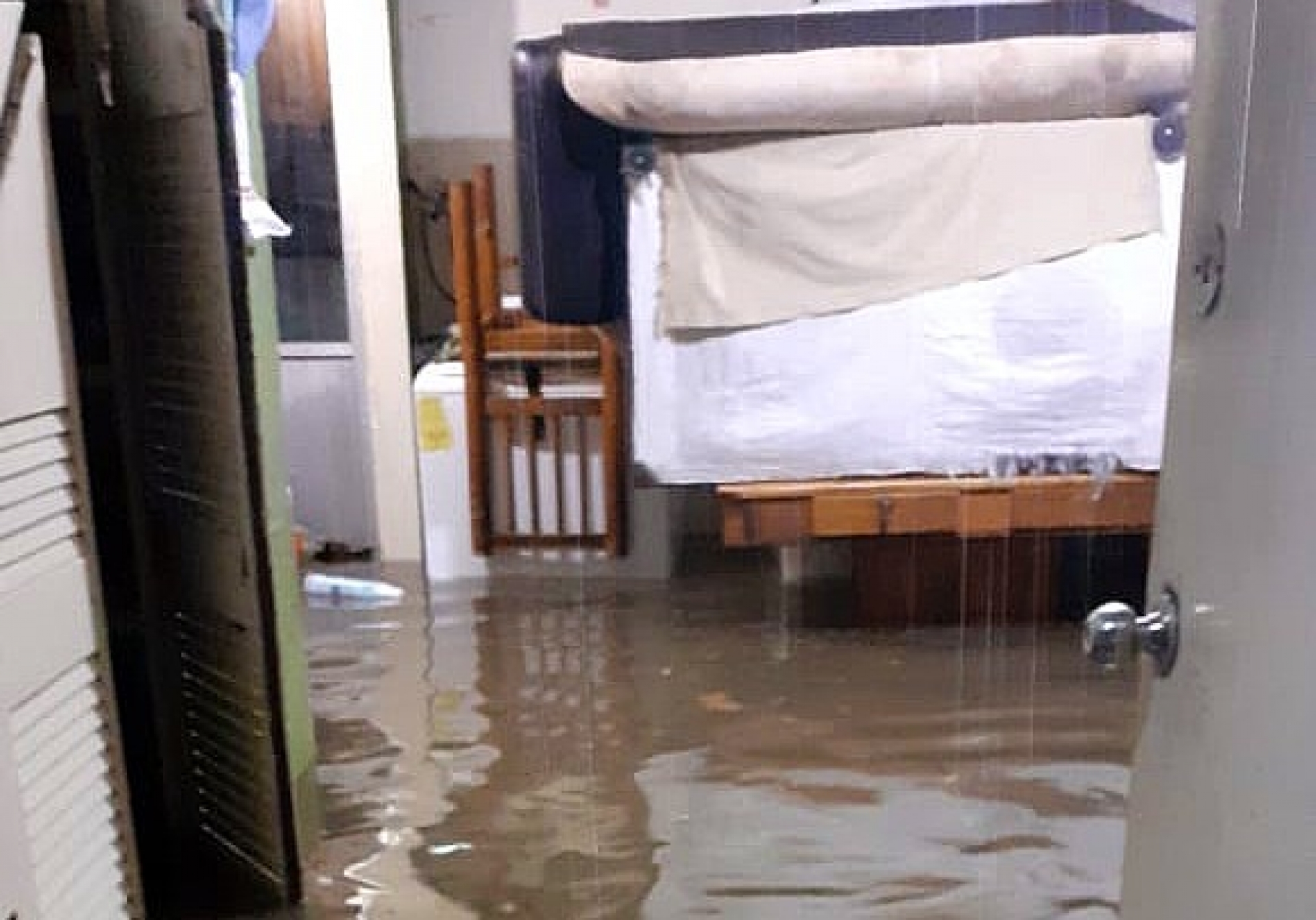 Vecinos de UH Las Moras II en Jiutepec reportaron la inundación de 40 viviendas
