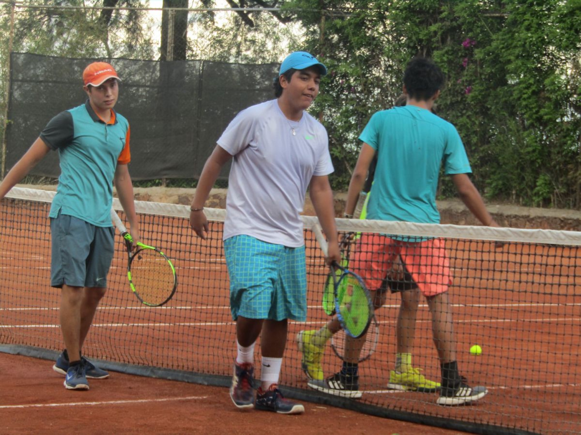 Alberto Paniagua se corona en el Torneo de Tenis Fiestas Patrias