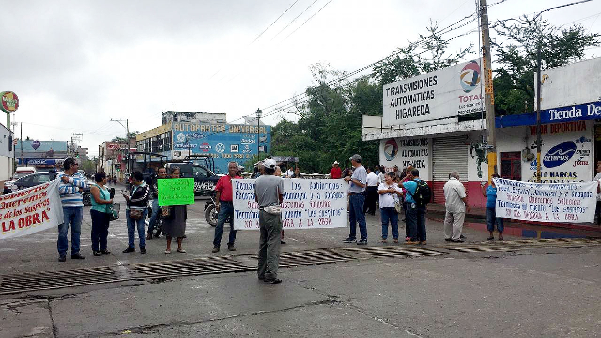 Demandan terminación de obra de puente vehicular, en Jojutla