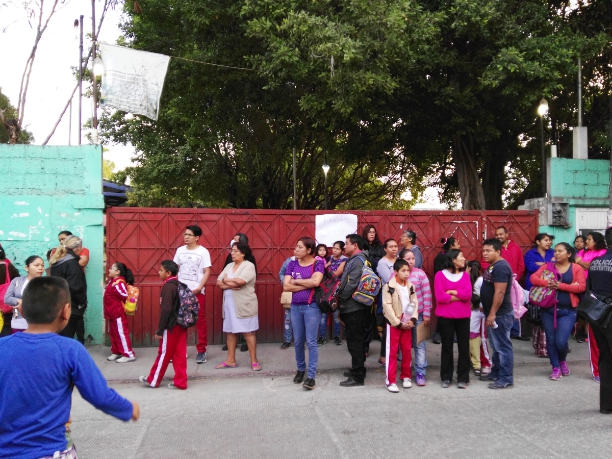 Tomaron la primaria Venustiano Carranza en Jojutla  por presunto caso de bullying