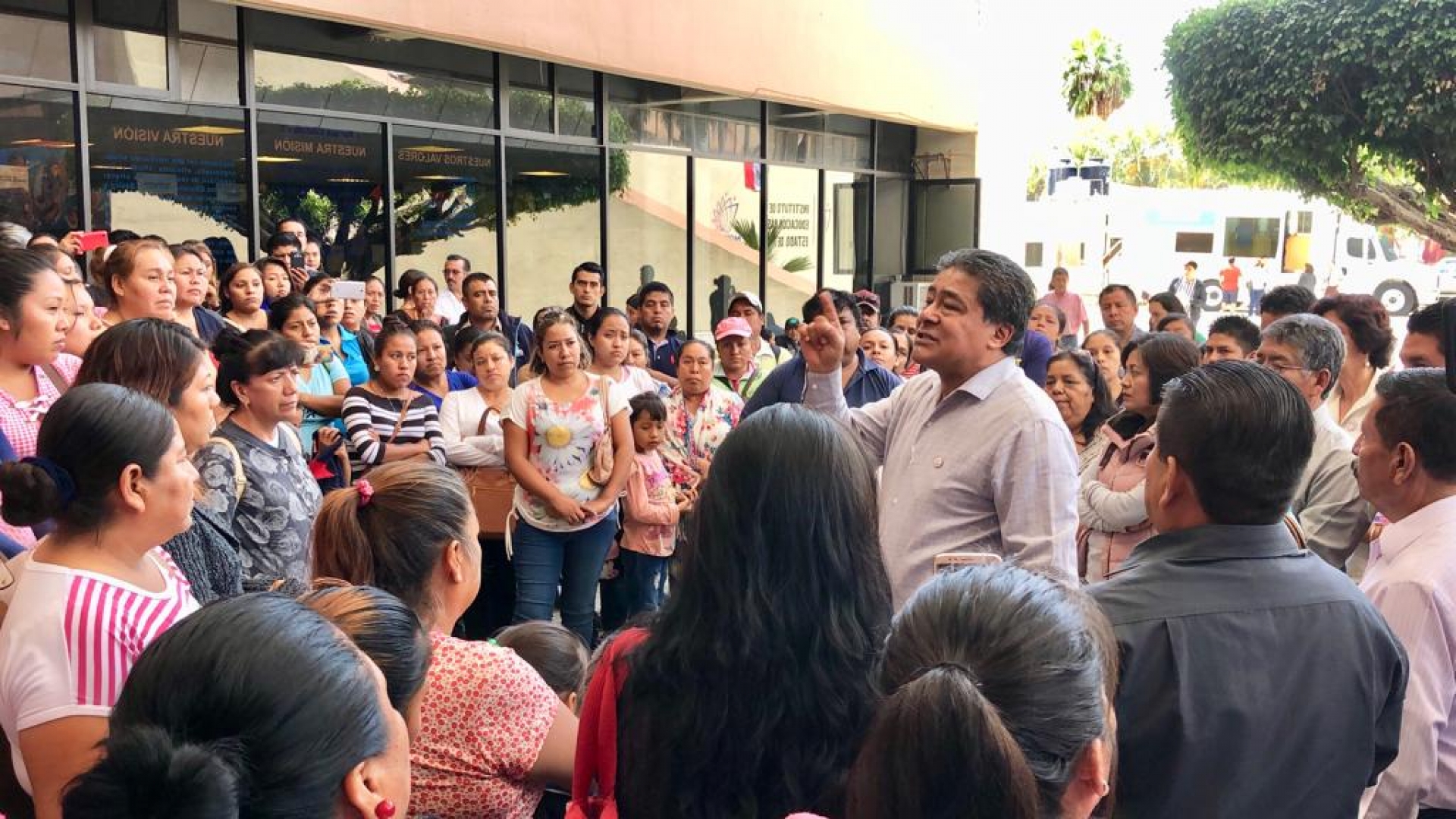 Atiende IEBEM a padres de familia de Xoxocotla