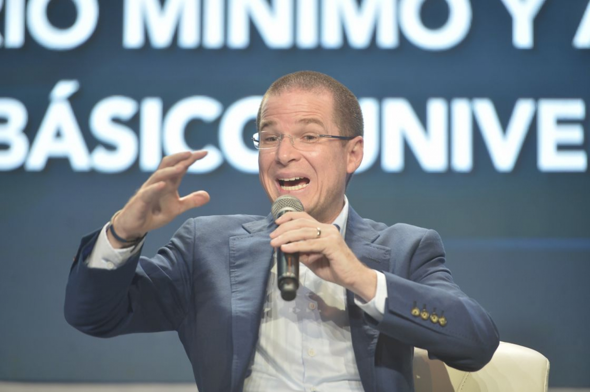 Ricardo Anaya pide a los millennials que voten por alguien joven como ellos