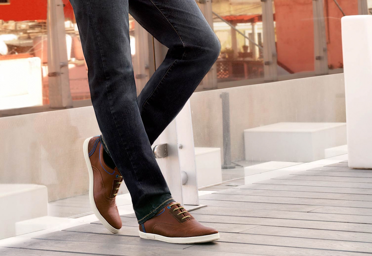 Aprende a combinar los zapatos café