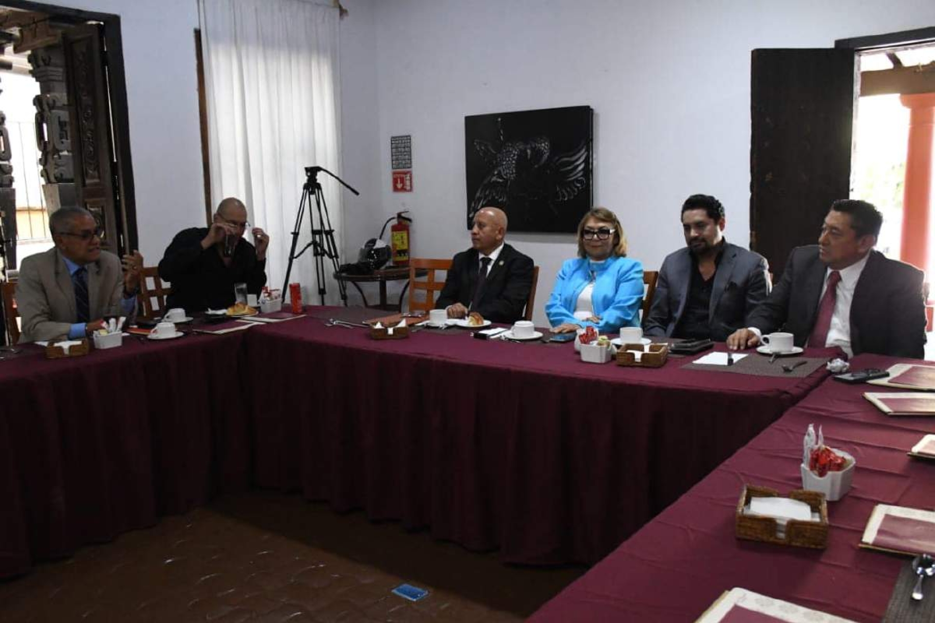 Abogados se reúnen con fiscal estatal