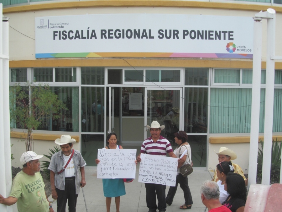 Protesta Gruzu contra manejo de sus denuncias en la Fiscalía
