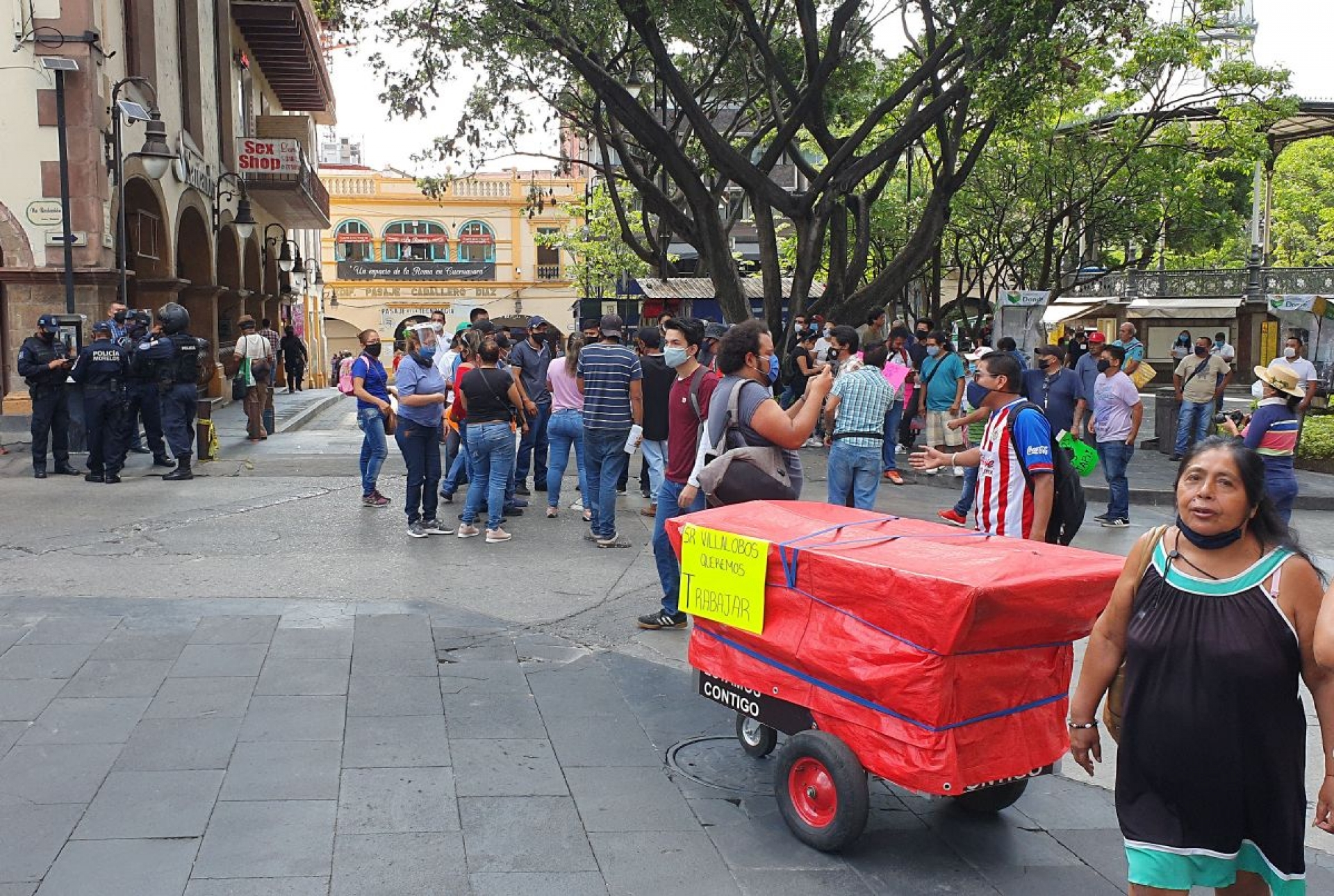 Afiliados al NGS agreden a personal municipal