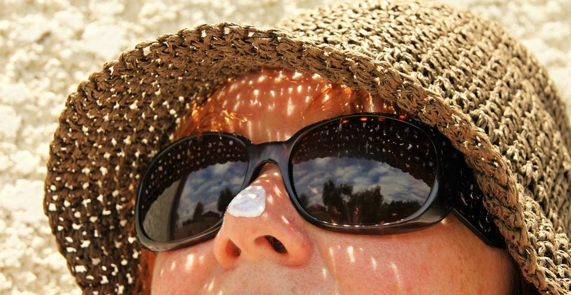 ¿Te estás echando mal la crema? Cómo debes usar el protector solar