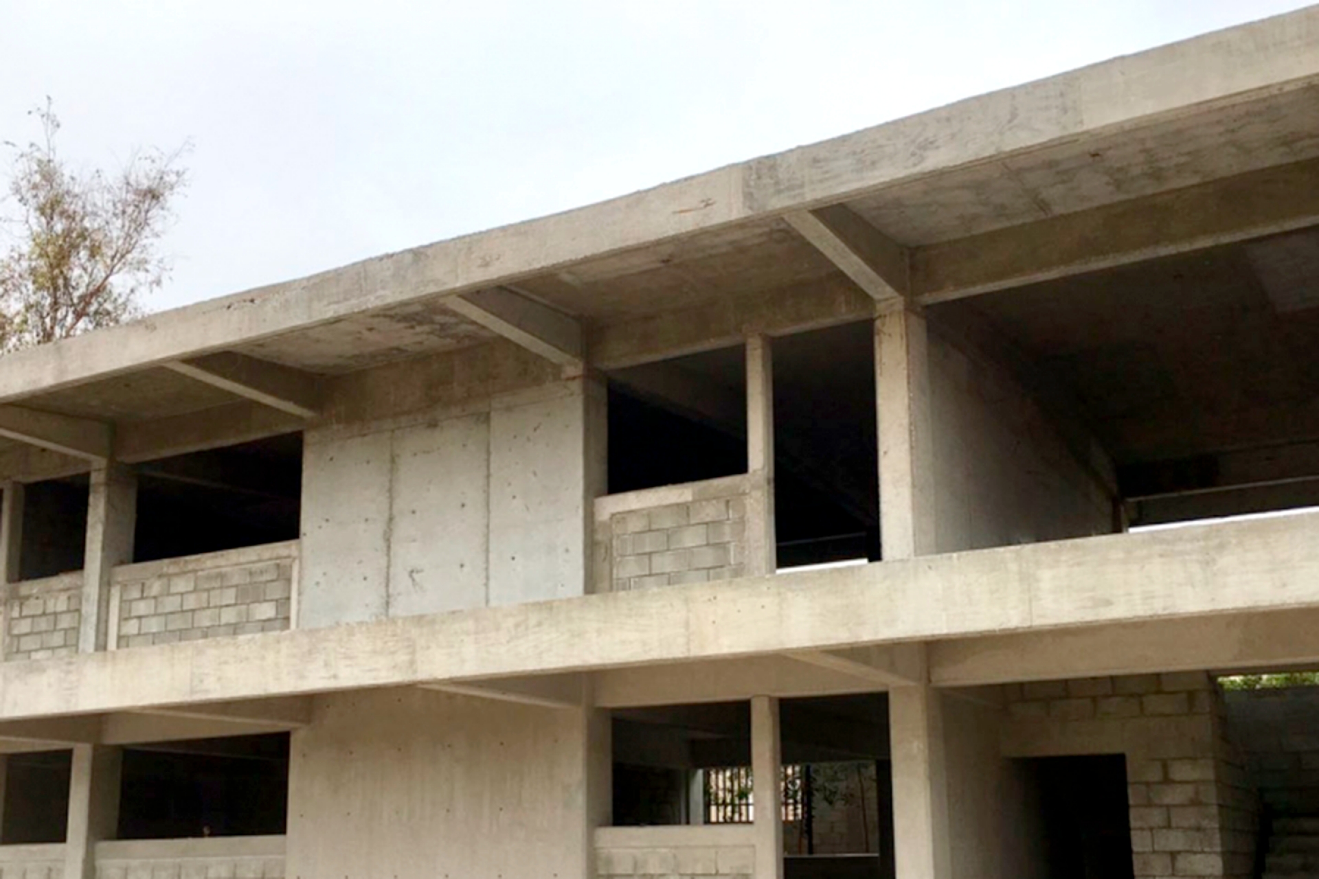 Con apoyo de una Fundación, inició la reconstrucción de una escuela en Jojutla