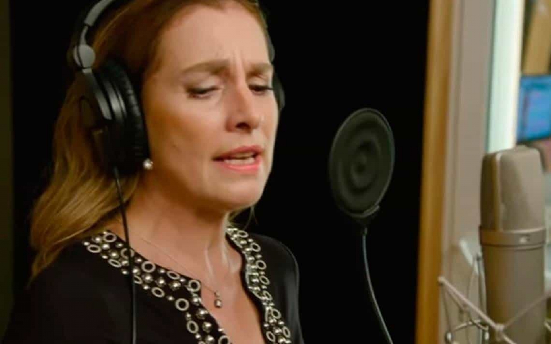 Lanza Beatriz Gutiérrez Müller “Estás aquí” a dueto con Tania Libertad