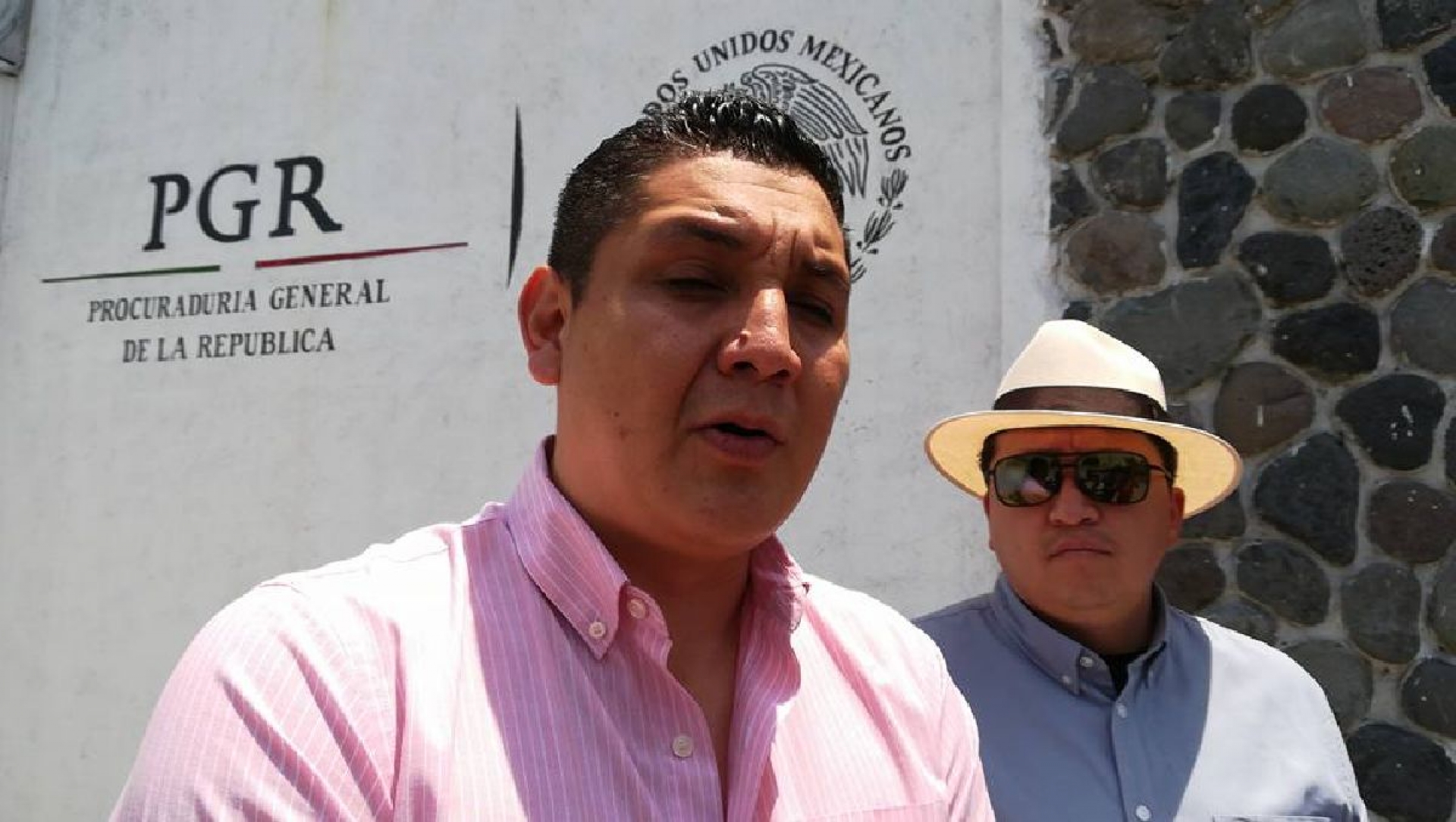 René Jacobo denuncia amenazas para que deje la contienda electoral