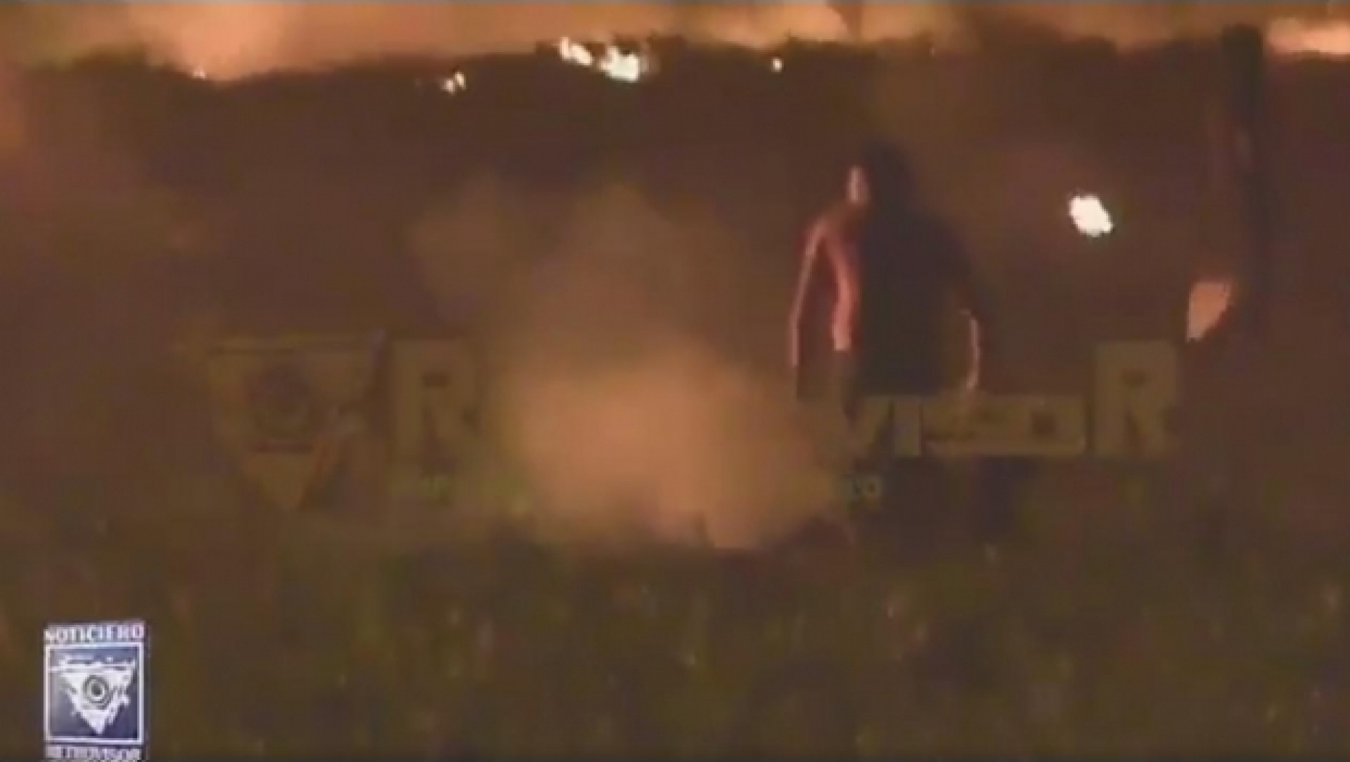 Perturbador, recomendamos discreción: Momento exacto de la explosión en ducto de Pemex