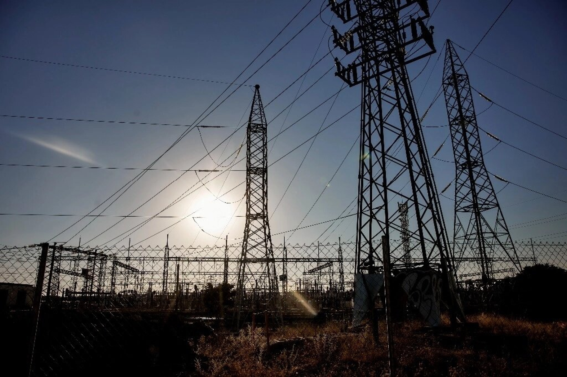 Suiza envía ayuda a Ucrania para restaurar infraestructura energética