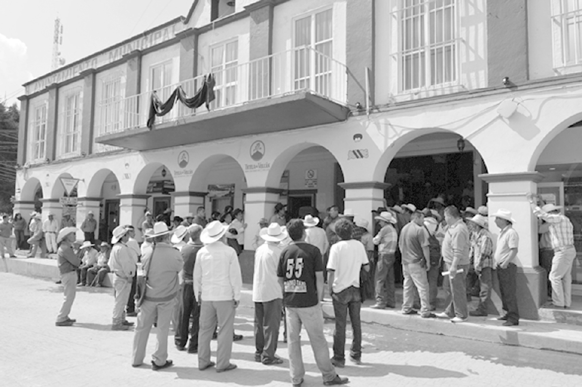 Pobladores piden la destitución de la alcaldesa  de Tetela del Volcán