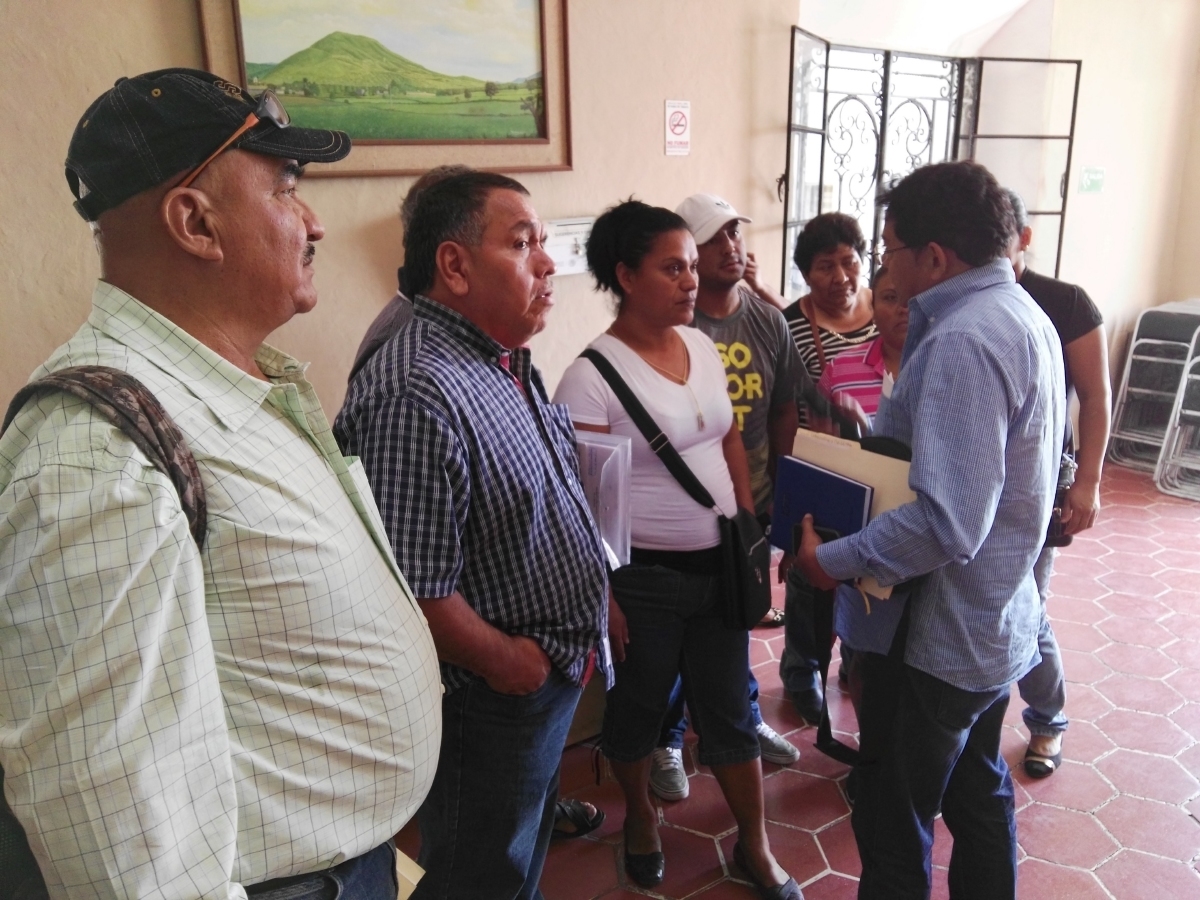 Comerciantes piden la salida del director de licencias de funcionamiento de Jojutla