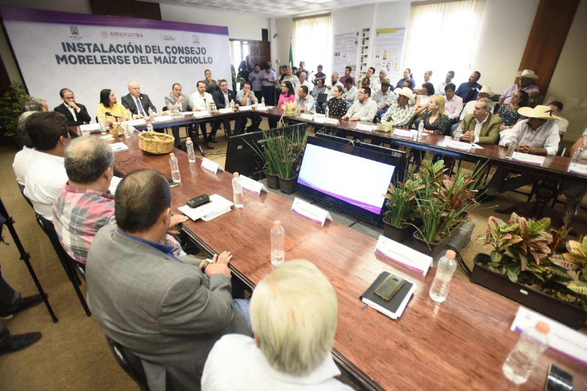 Ratifica Cuauhtémoc compromiso de apoyar a los campesinos