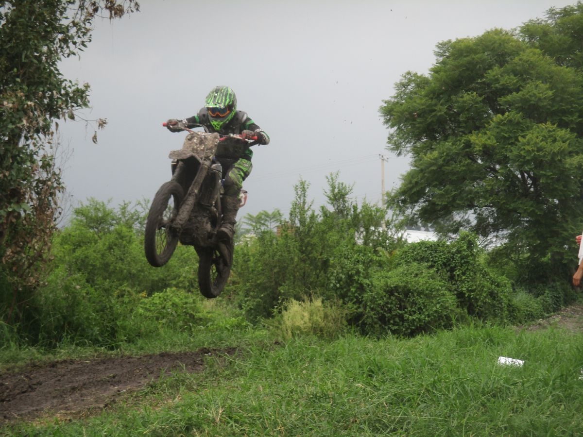 Realizan carrera de motocross en Yecapixtla