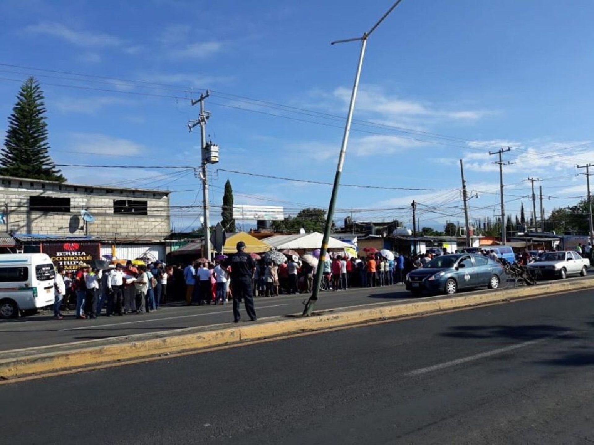 Celebran misa en memoria de las víctimas del accidente carretero en Tetelcingo