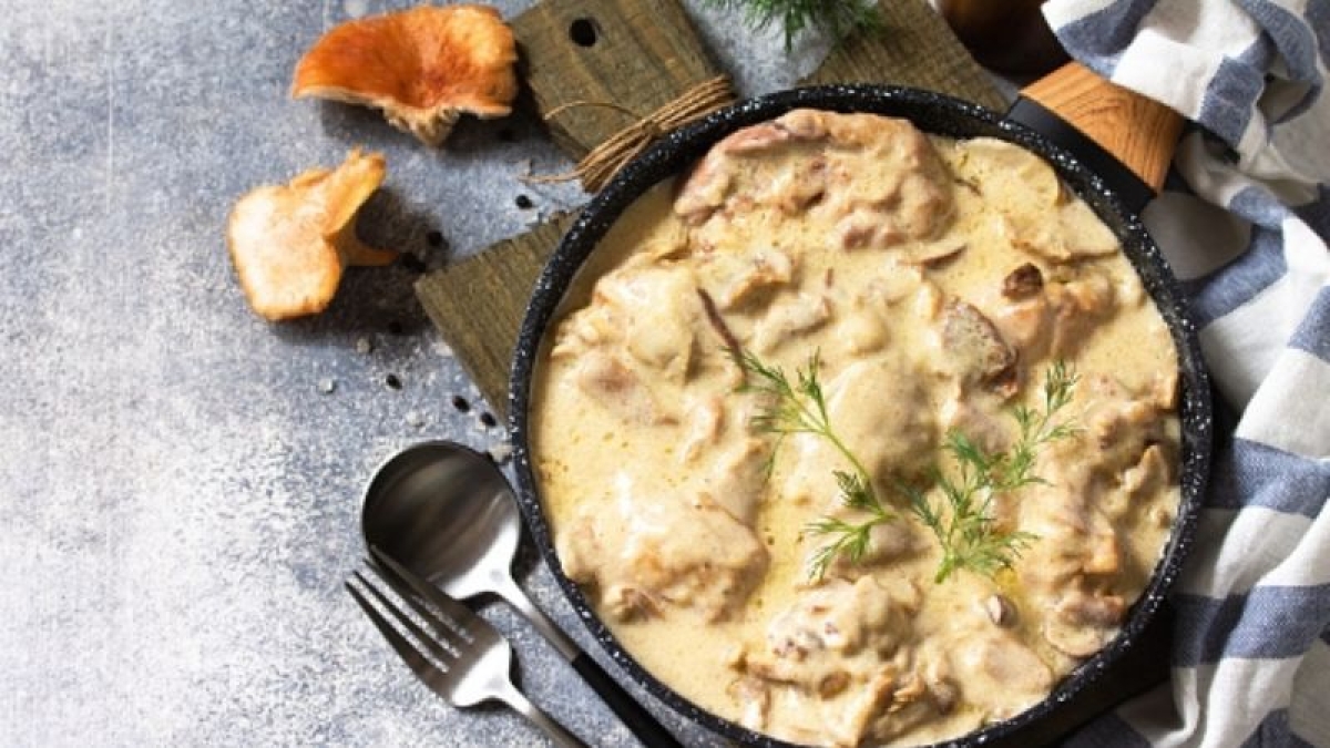 ¿Sin ideas para la hora de la comida? Prepara este delicioso pollo cremoso, será de tus favoritos