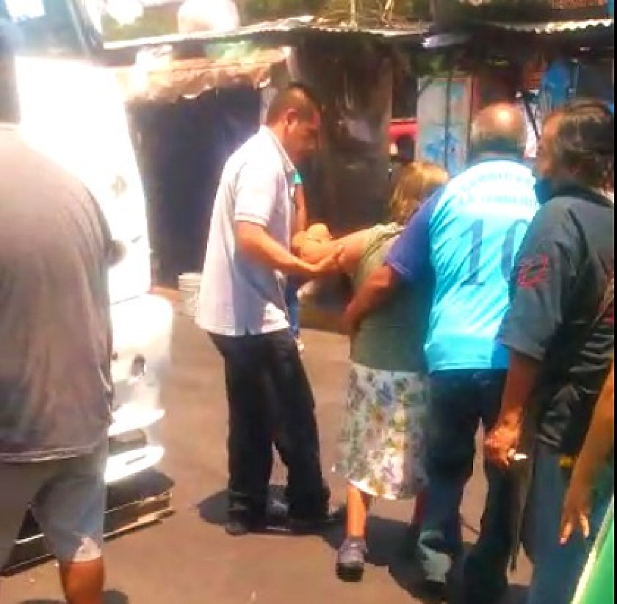 Atropellan a una mujer en el mercado ALM